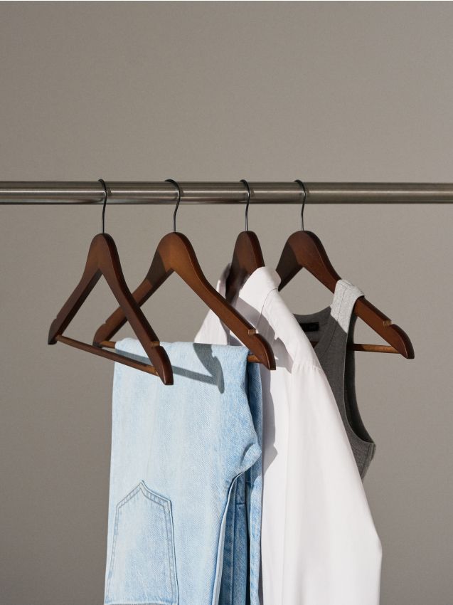 Sinsay - Set de umerașe din lemn 4 pack - maro