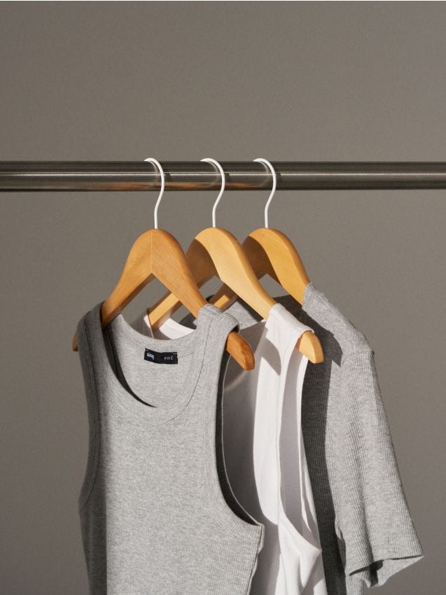 Sinsay - Set de umerașe din lemn 3 pack - bej