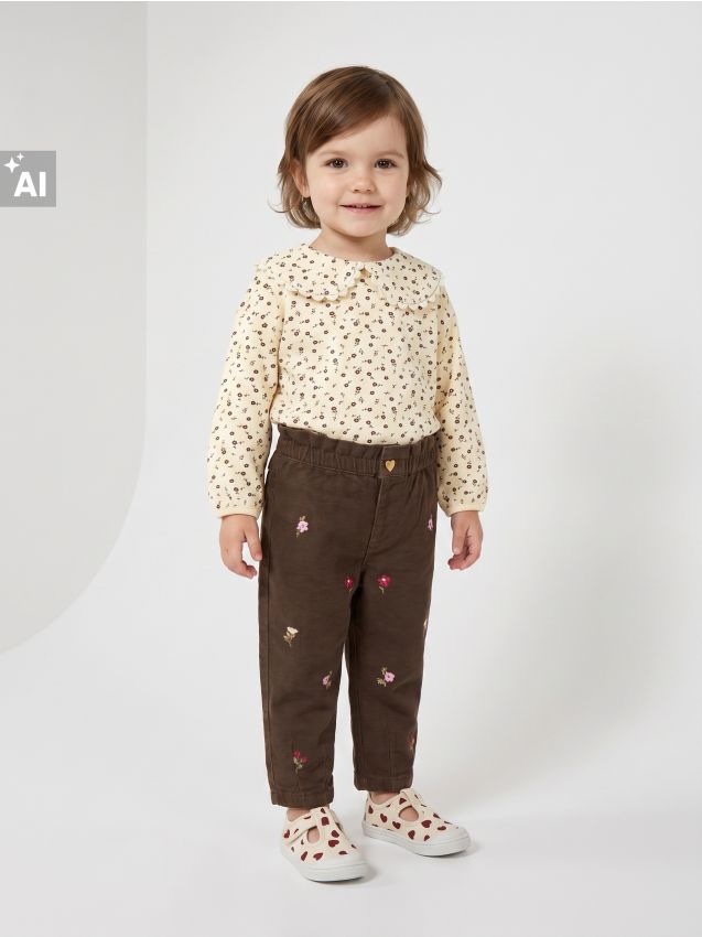 Sinsay - Blugi paperbag cu broderie florală și viscoză - maro-închis