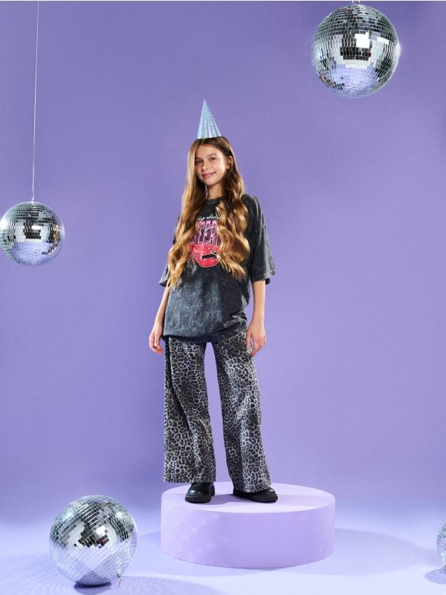 Sinsay - Jeansy wide leg ze wzorem panterki - wielobarwny