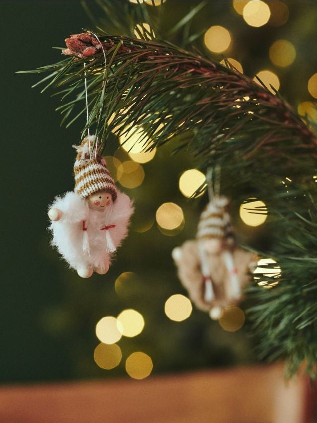 Sinsay - Sada 4 vianočných ozdôb na stromček v tvare bábik - béžová