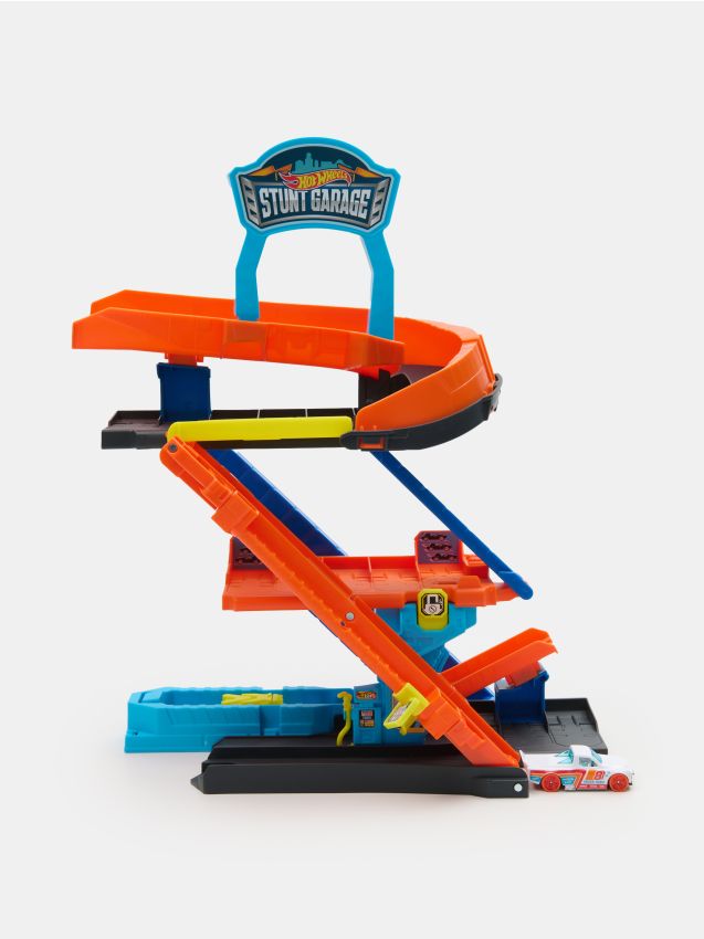 Sinsay - Transformirajuća kaskaderska garaža Hot Wheels sa stazom i autićem 2 u 1