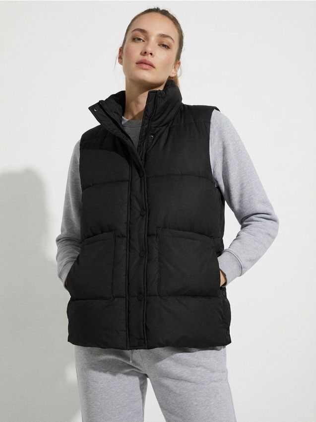 Sinsay - Vestă matlasată cu guler înalt - negru