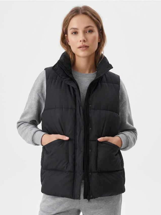 Sinsay - Vestă matlasată cu guler înalt - negru