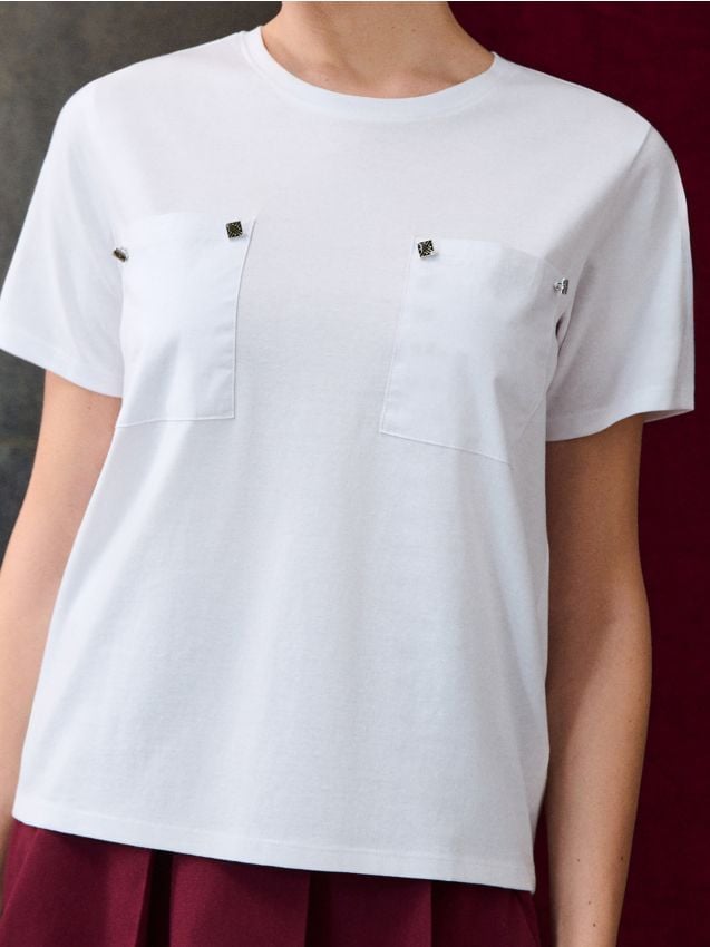 T-shirt in cotone con tasche sul petto - bianco