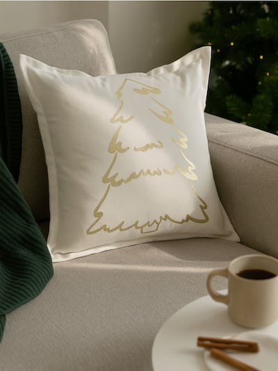Декоративна коледна възглавница с мотив на елха