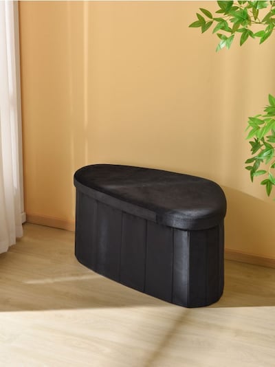 Табуретка отоманка с място за съхранение