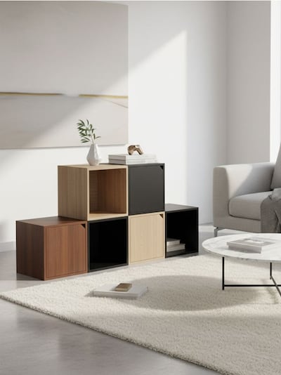 Kvadratna polica sa vratima