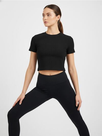 Αθλητικό τοπ με ριμπ ύφανση