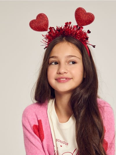 Naglavni trak s srčki