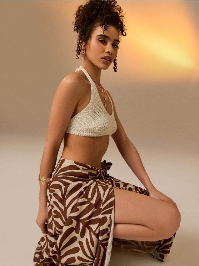 Sinsay - Fustă midi petrecută din vâscoză cu model vegetal - brun-auriu