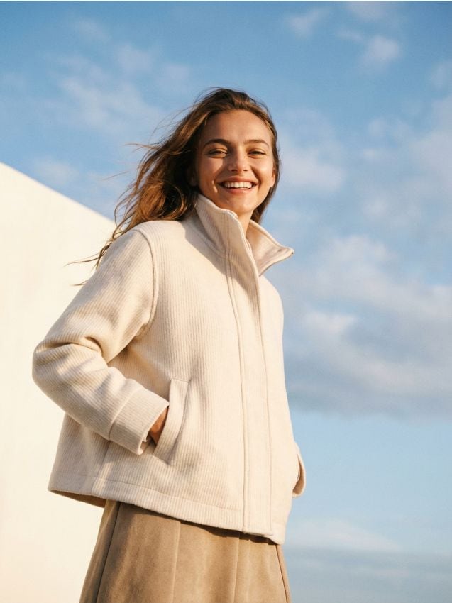 Sinsay - Jachetă tricotată cu guler înalt - nude