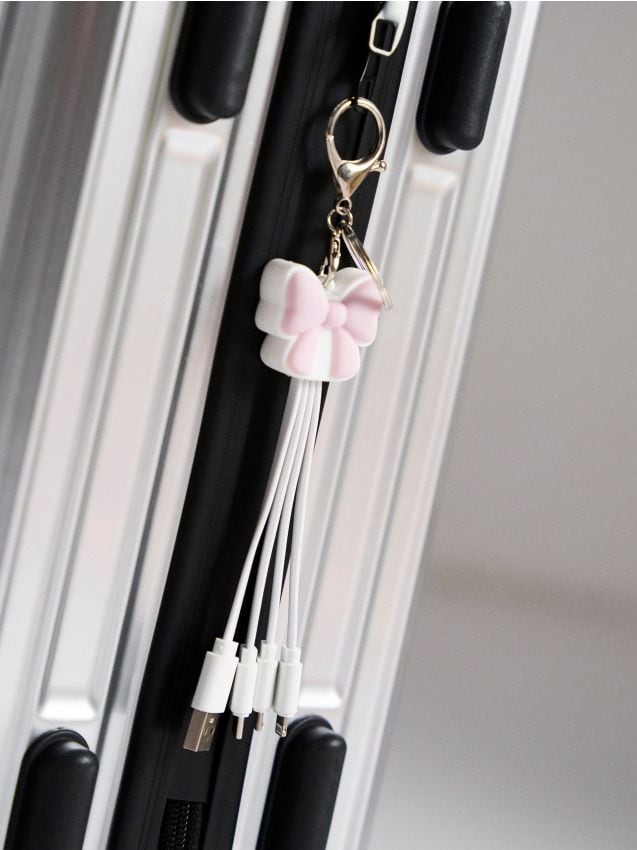 Sinsay - Set de cabluri USB pentru încărcare cu motiv de funde - roz