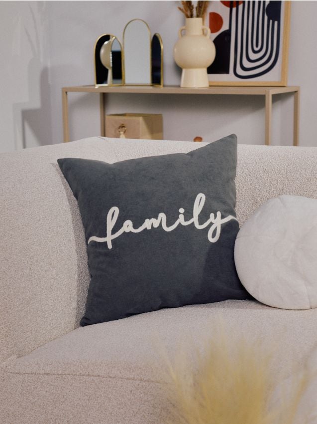 Sinsay - Obliečka na vankúš s nápisom Family - svetlošedá