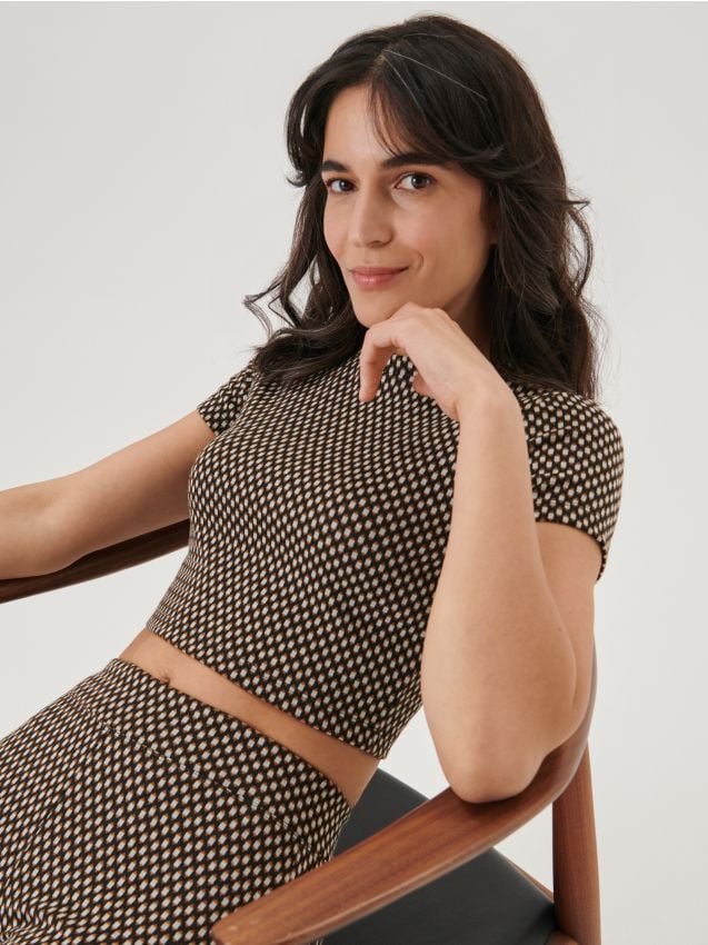 Sinsay - Crop top ze wzorem - brązowy