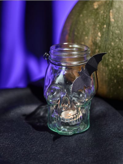 Świecznik w kształcie czaszki Halloween