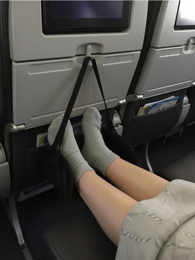 Sinsay - Cestovná opierka na nohy - čierna