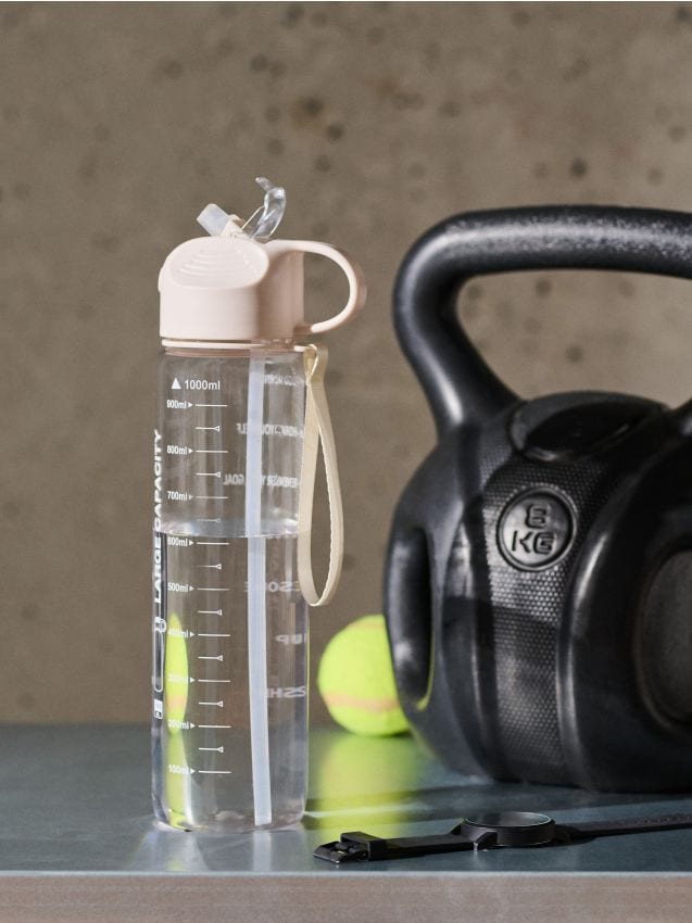 Sinsay - Sticlă de apă cu mâner și pai - crem