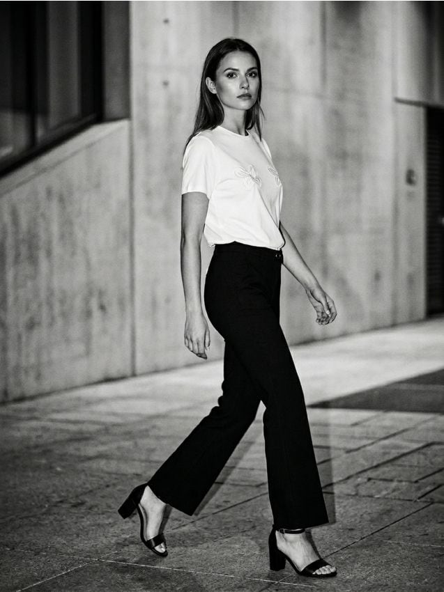 Sinsay - Tricou cu embleme - crem