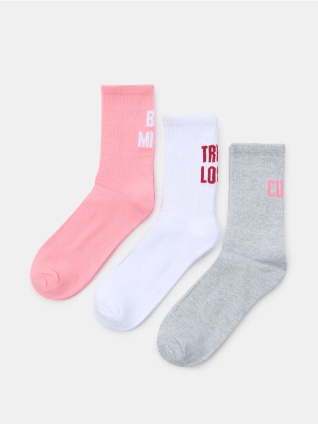 Sinsay - Prążkowane skarpetki z motywem walentynkowym 3 pack - biały