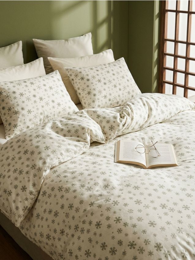 Sinsay - Set de lenjerie de Crăciun cu motiv de fulgi de zăpadă - crem