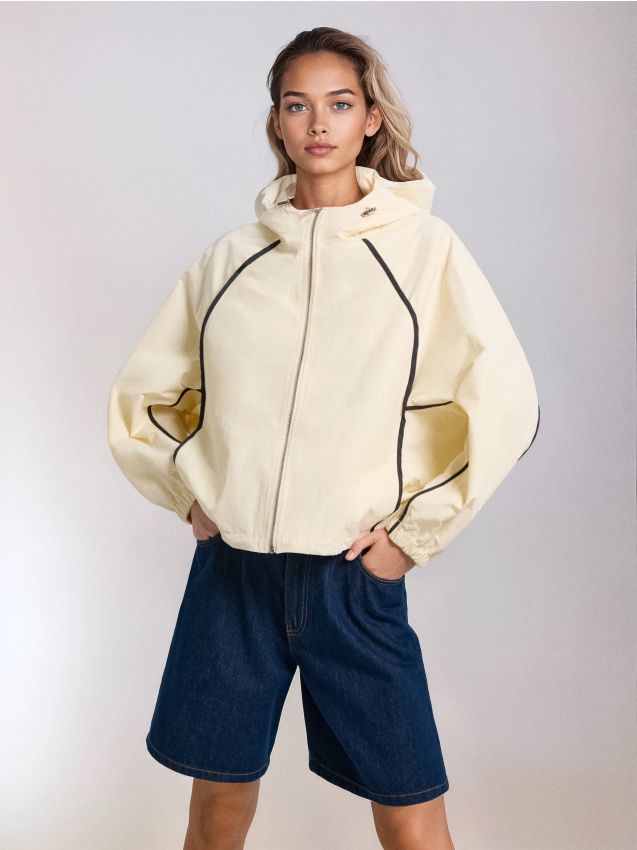 Sinsay - Jachetă bomber cu glugă și tiv contrastant - nude
