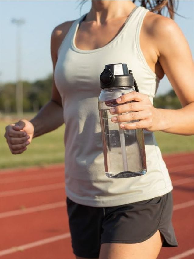 Borraccia con scala graduata e manico Colore nero - SINSAY - 377ES-99X