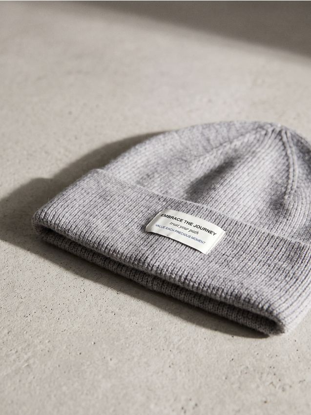 Sinsay - Căciulă din tricot striat - gri-neutru