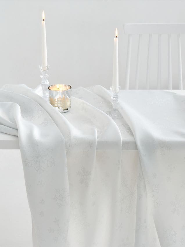 Sinsay - Vianočný obrus s potlačou snehových vločiek - iné