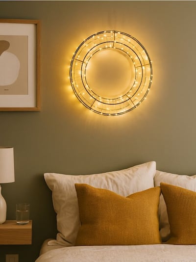 Božićni okrugli vijenac sa LED svetlima