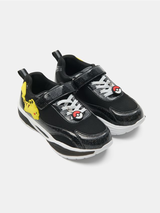 Sinsay - Sneakers din imitație de piele cu lumini LED Pokémon - negru