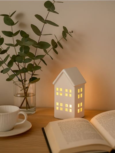 LED lempa namo forma