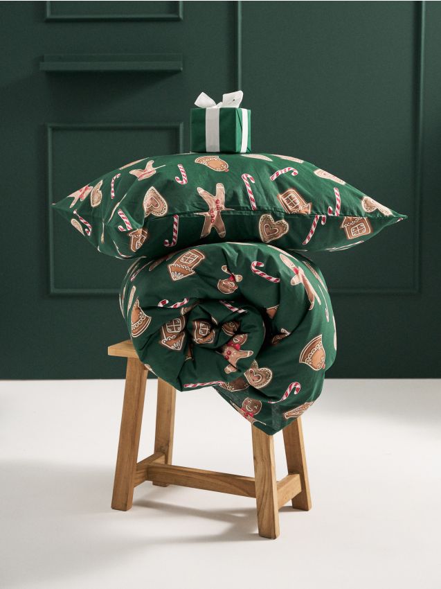 Sinsay - Vianočné obliečky s potlačou medovníčkov a sladkostí - modrozelená
