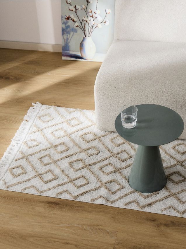 Sinsay - Covor tuftat cu model geometric și franjuri - bej