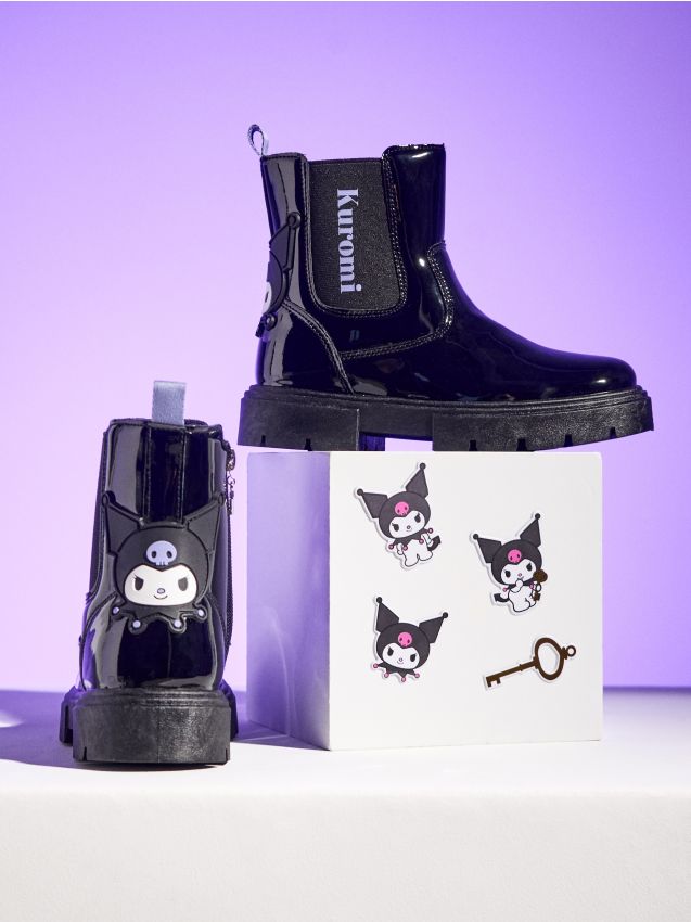 Sinsay - Ghete cu detalii din blană artificială Kuromi - negru