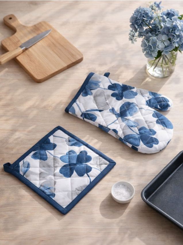 Sinsay - Mănușă și suport de bucătărie cu motiv vegetal - indigo