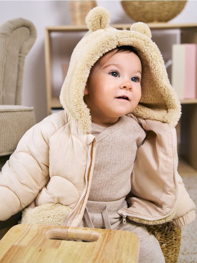 Isolierte Jacke mit Kapuze - SINSAY