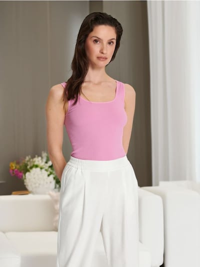 Top s tankimi naramnicami