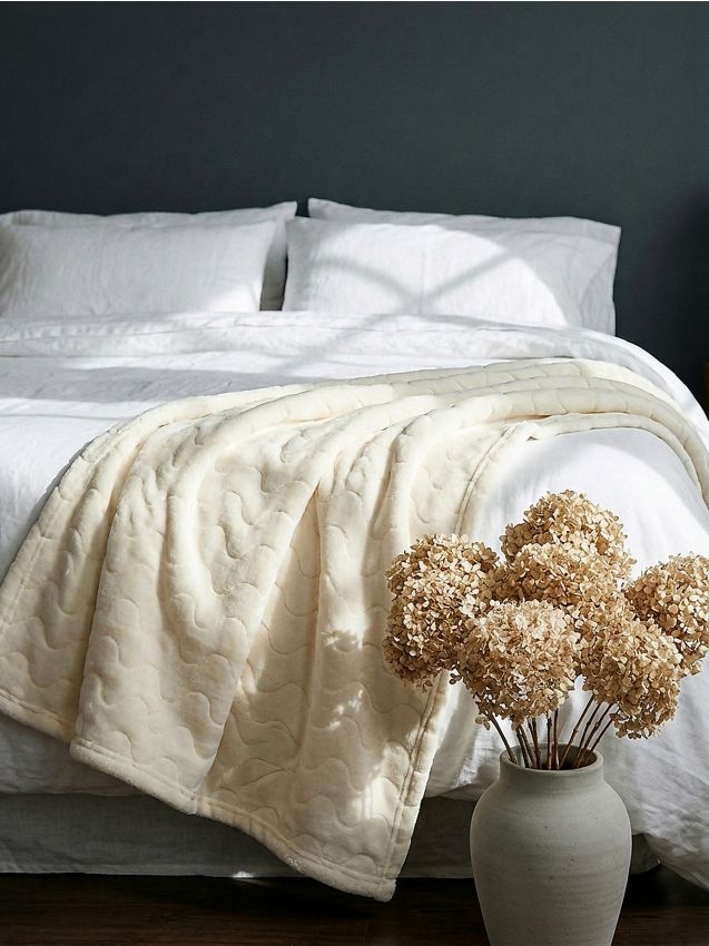 Sinsay - Pătură cu model ondulat - crem