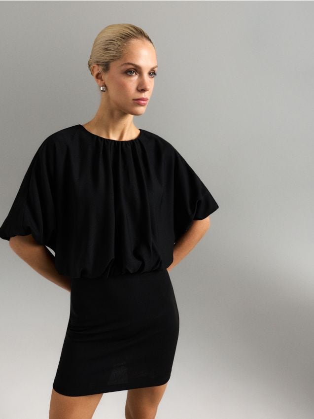 Sinsay - Rochie mini cu încrețituri și partea de sus lejeră - negru