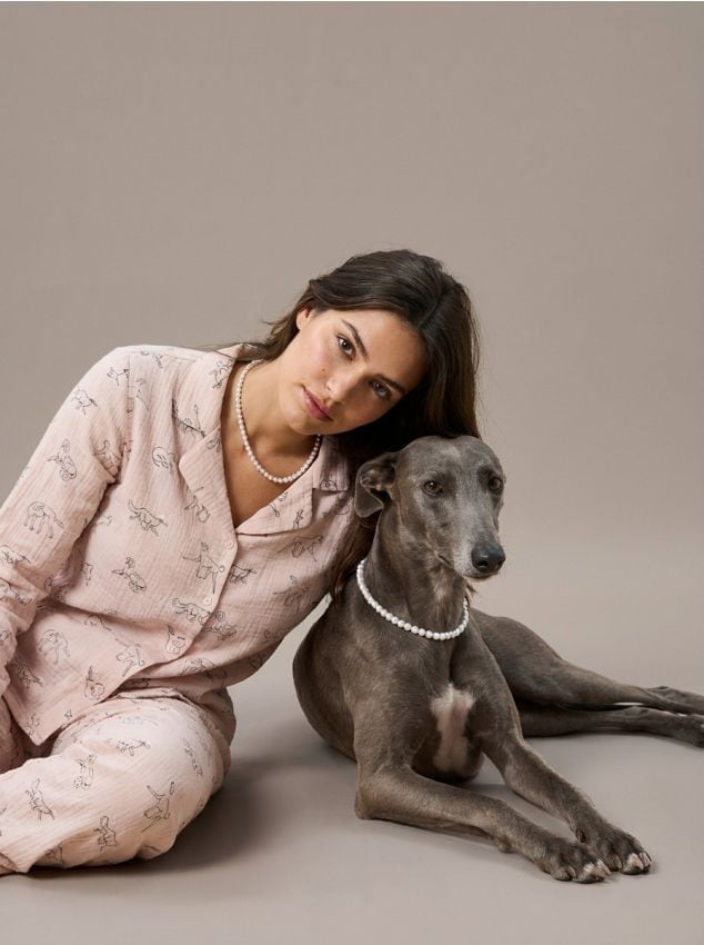 Sinsay - Muślinowa piżama z kołnierzykiem z nadrukiem w psy - różowy