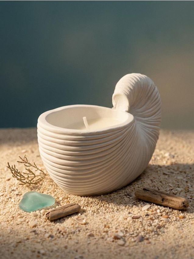 Sinsay - Lumânare în formă de scoică cu miros marin - alb