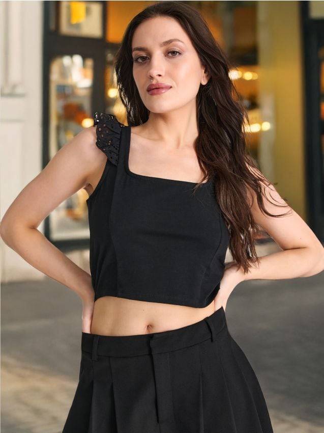 Sinsay - Bluză cu bretele și volănașe ajurate - negru