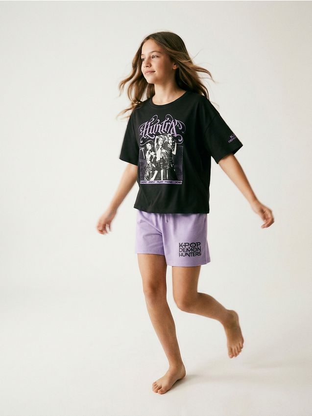 Sinsay - Pijama oversize din bumbac din două piese – tricou boxy și pantaloni scurți K-Pop Demon Hunters - gri-închis