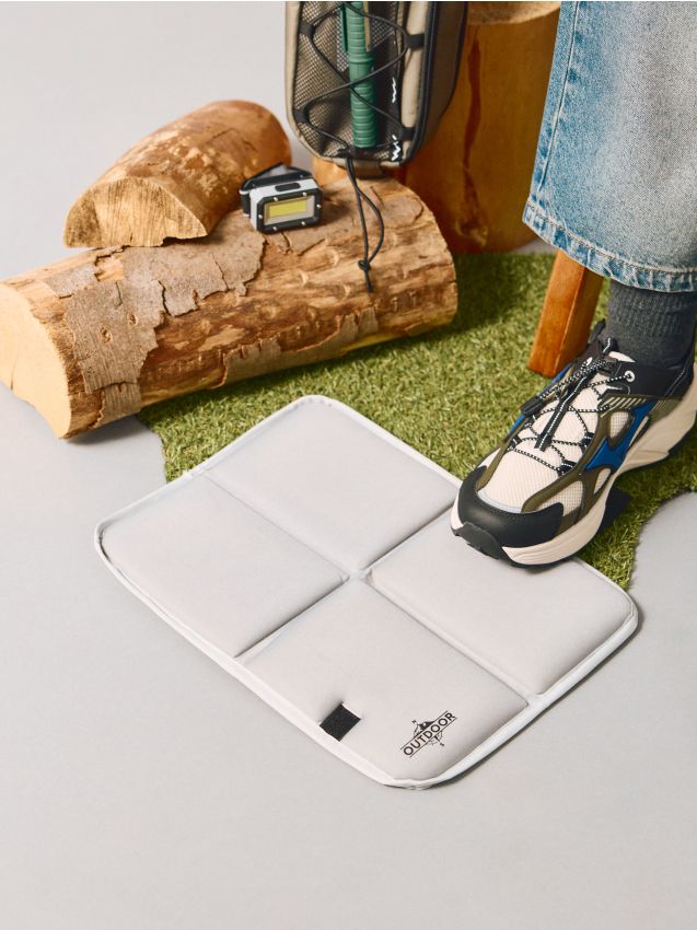 Sinsay - Saltea de trekking pliabilă cu carabinier - gri-închis