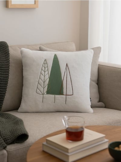 Dekorativni jastuk sa prazničnim motivom