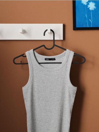 Komplet 10 obešalnikov