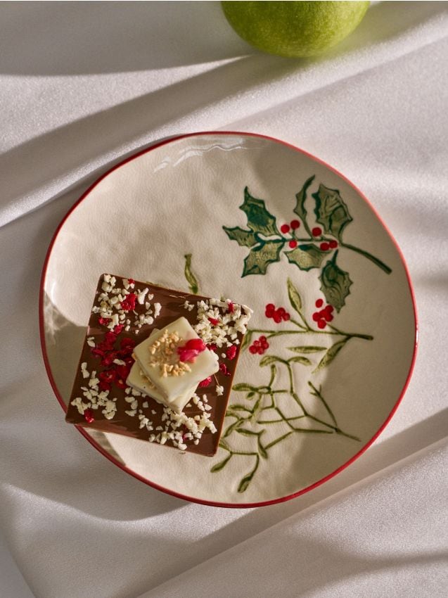 Sinsay - Vianočný tanier s rastlinným motívom - viacfarebná