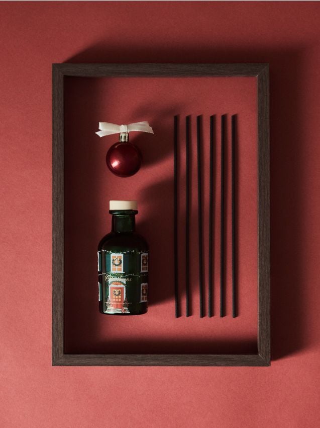 Sinsay - Difuzor parfumat de Crăciun cu bețișoare Sandalwood - verde