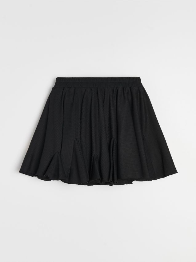 Sinsay - Spódnica mini z kontrafałdami - czarny